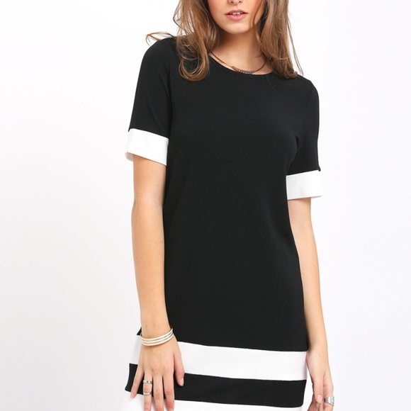 Dresses & Skirts - Black Shift Dress